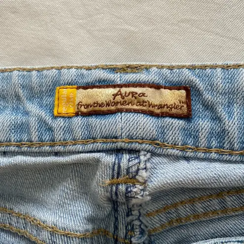 Aura by Wrangler Frayed Hem Blue jeans size 4