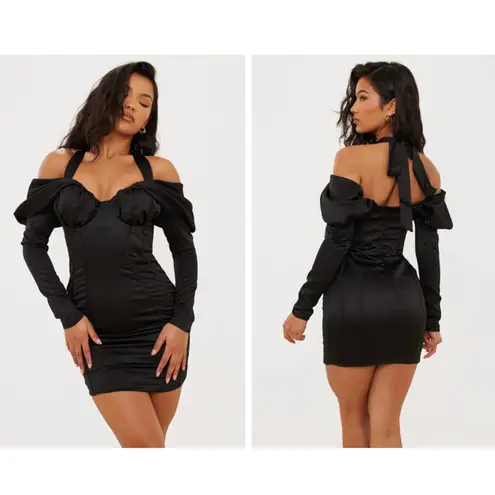 Pretty Little Thing  - Constructed Satin Draped Bardot Bodycon Dress in Black