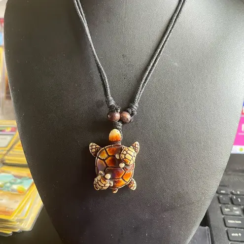 Mother sea turtle with two baby sea turtle necklace