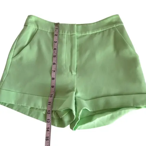 Cinq à Sept Cinq a Sept Elaine Crepe Mid Rise Classic Fit Green Shorts Women’s Size 00