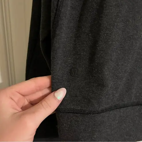 Lululemon  Loop Back Crew Sweatshirt in Heathered Black thumbnail 9