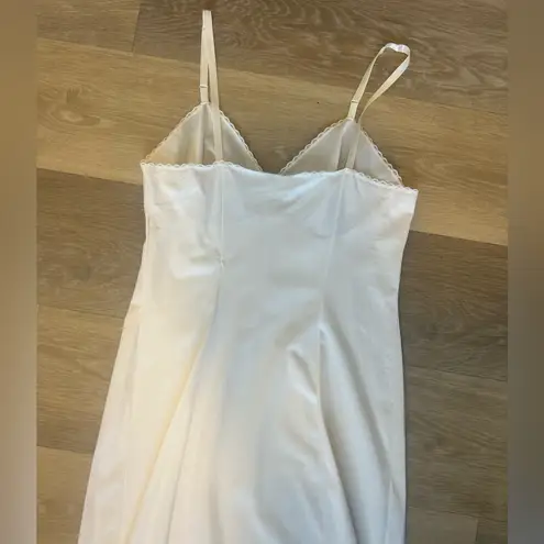 Vanity Fair Vintage White Maxi Slip Dress – Size 34 L/L (XS–S)