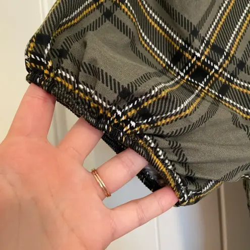 NWT | Coco &‎ Shay women’s green plaid patterned puff sleeve dress — small