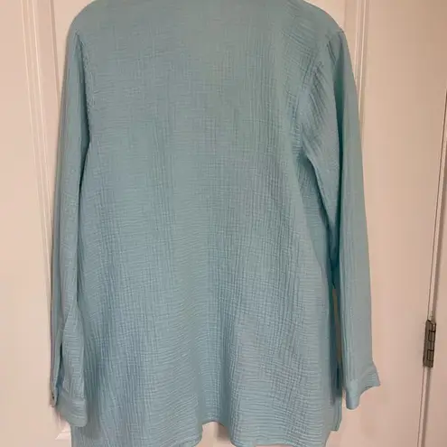 J. Jill sky blue long sleeve button down shirt size small.