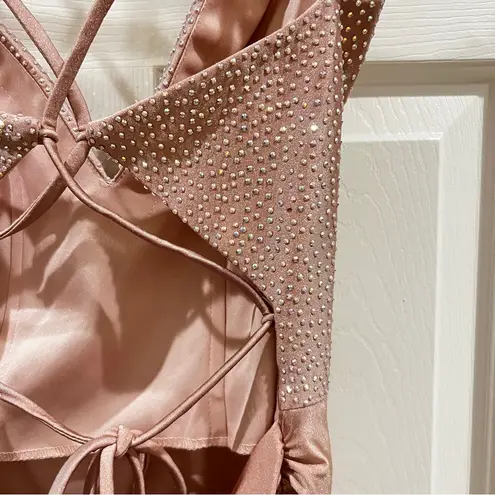 La Femme  Mauve BRAND NEW 30432 Beaded Plunging V-Neck SIZE 4