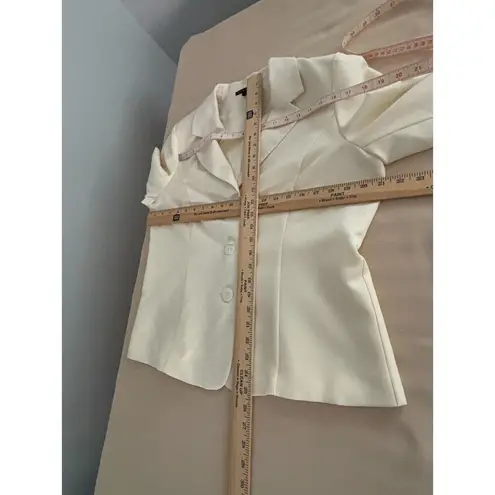 Tiana B . Blazer and Skirt Womens 14 Cream Notch Lapel Long Sleeve Button Front