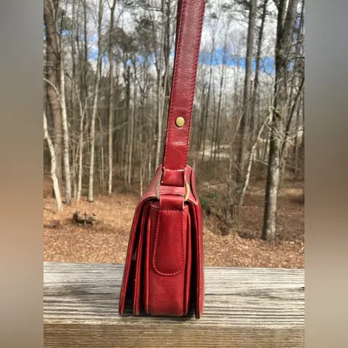 Gucci Vtg 60s 70s ‎ Red Leather Flap Shoulder Bag Purse Interlocking GG Monogram