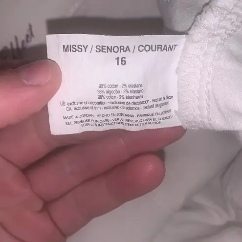 Gloria Vanderbilt Amanda Women's 16 White Bermuda Shorts All Around Slimming