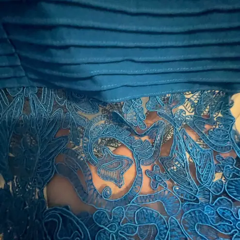 Tadashi Shoji Tadashi Soji size small bright blue dress. Form fitting with lace trim. - Image 7
