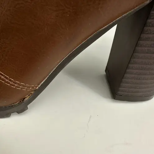 Seven7 Seven Seville Boots Brown Short Boot Button Detail Almond Toe Size 9