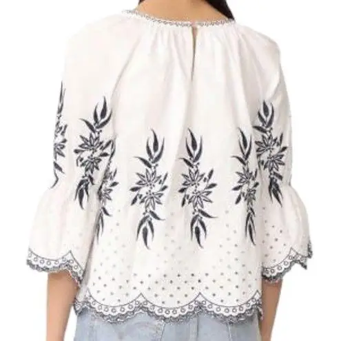 Moon River Embroidered Eyelet Scalloped Hem Boho Top White & Blue Size Small