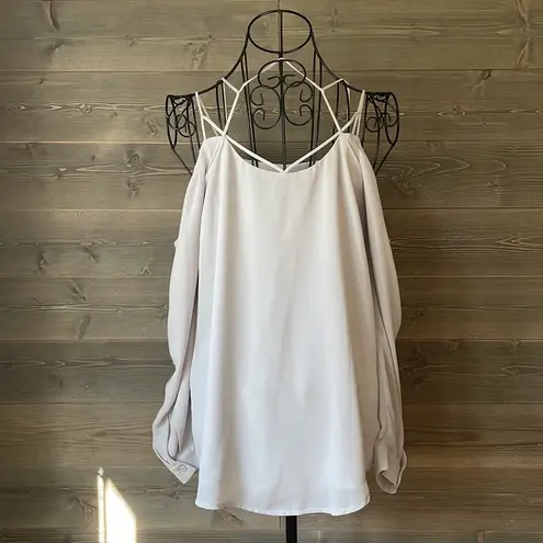 Daily look gray off the shoulder, cut out blouse