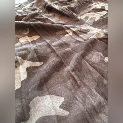 Terra & Sky Camo print size 1X(16W-18W) athletic legging •