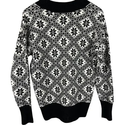 Brooks Brothers Wool Blend Black & White Snowflake V-Neck Sweater Size Small