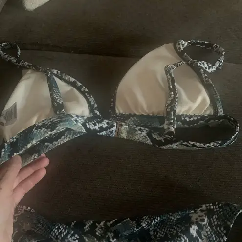 ⭐️Snake Print 2 Piece String Bikini M NWOT Blue Size M