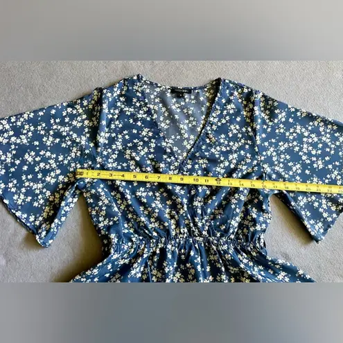 PaperMoon Women’s Blue Floral Blouse M Bell Sleeve Peplum Waist Top Polyester