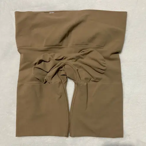 SKIMS BBL Butt Lifting Shorts M