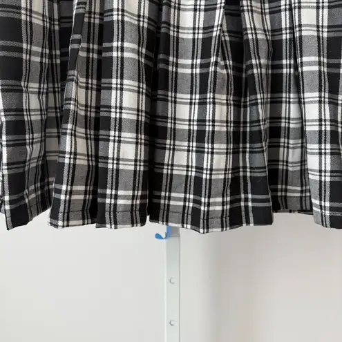 Hot Topic  Plaid Pleated Mini Skirt Black White Womens Size SM Goth Collegiate