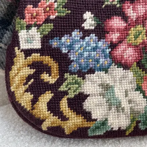 Vintage 60s Needlepoint Floral Purse Dark Brown Clamshell Clasp