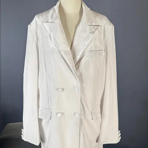 Women’s White Velvet Double Breasted Formal 2