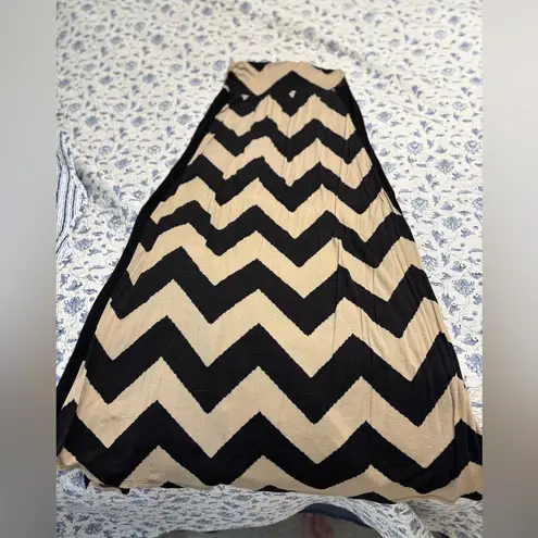 New Directions Black and tan Chevron Patterned Maxi Skirt Size Medium - Image 7