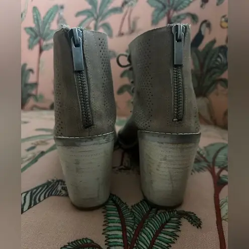 Dolce Vita Neutral Lace Up Open Peep Toe Trendy Ankle Booties Bohemian Heels 9M Tan Size 9