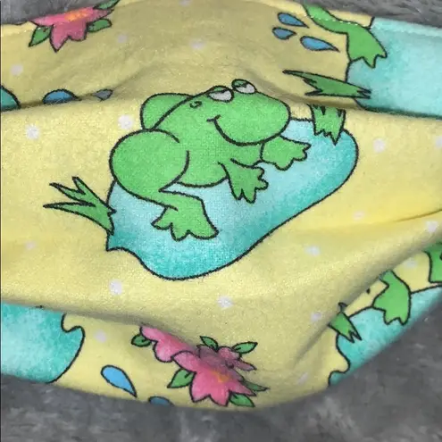 Fabric Face Mask Lily Pad 🐸 Frog Yellow Green