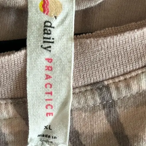 Daily Practice Top Long Sleeve Layering Abstract Print Tunic Beige Size XL Tan