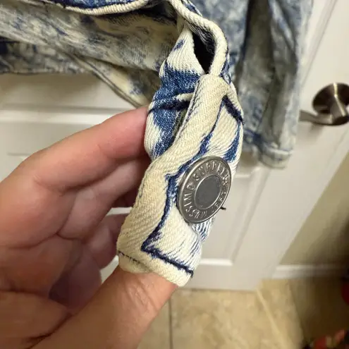 Mossimo Women's Acid Washed Blue Denim Jacket Size XL Blue