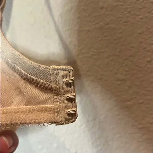 Wacoal Women’s Lace Finesse Underwire Bra Size 34DD 855201 Nude Sand