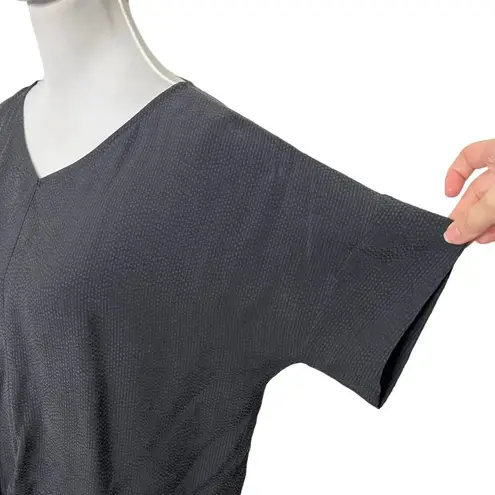 Everlane  The Cupro Tie Front Dark Grey Short Sleeves Lightweight Women’s Size 2