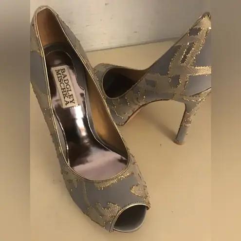 Badgley Mischka women grey gold pump heel shoes US 6