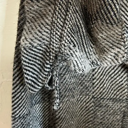 Belamie Cardigan / Jacket with Three Snap Closure Wide Collar Size Small