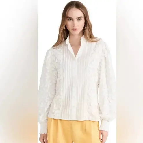 Waimari Magnolia Floral Button