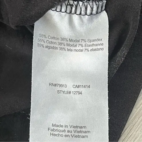 A pea in the pod  Black & White Polka Dot Short Sleeve Tee Size Small