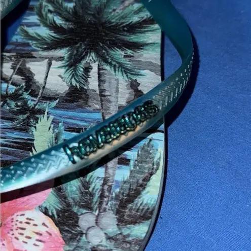 Havaianas NWOT  Size 9/10 Blue Tropical Flip Flops