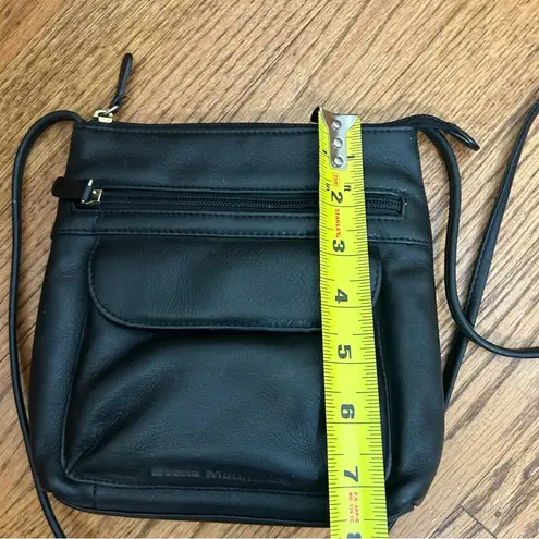 STONE MOUNTAIN Black Leather Crossbody Minimalist Purse
