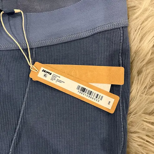 SKIMS Cotton Rib Logo Boxers Shorts
Loungewear Harbor Women's Sz
Small NWT $36