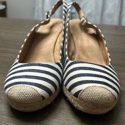 G.H. Bass Women's Emilie Navy/White Stripe Espadrilles Rope Wedge closed toe 11 Black