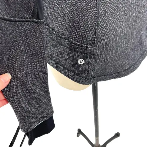 Lululemon  Base Runner 1/2 Zip Heathered Herringbone Heathered Black Size 8‎