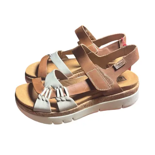 Pikolinos PALMA Women's brown sandals with hook