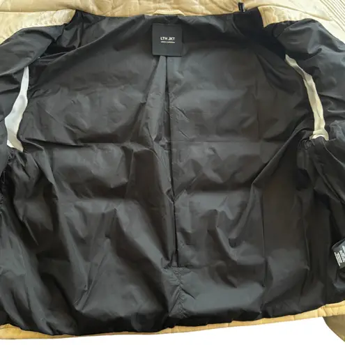 LTH JKT Cay Cropped Puffer Jacket in Pearl White Size Small White