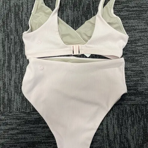 Lululemon  clear waters bikini set