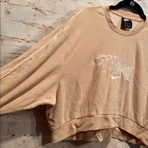 Nike  Cropped Velour pink sweatshirt sz M Crew