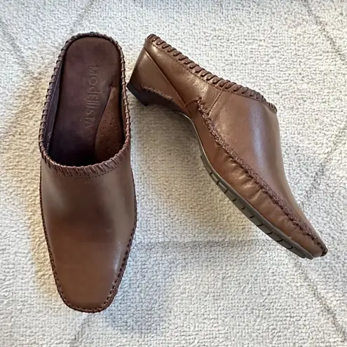 NIB Modellista Brown Leather Slip