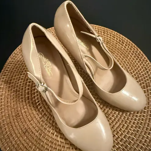 Journee Collection Elegant Cream Mary Jane Heels