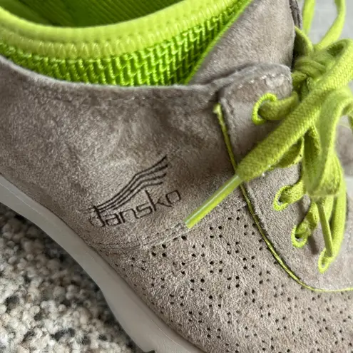 Dansko Elise Tan Suede Sneakers EU 40 9.5/10 Lace Up Low Top Comfort Shoe