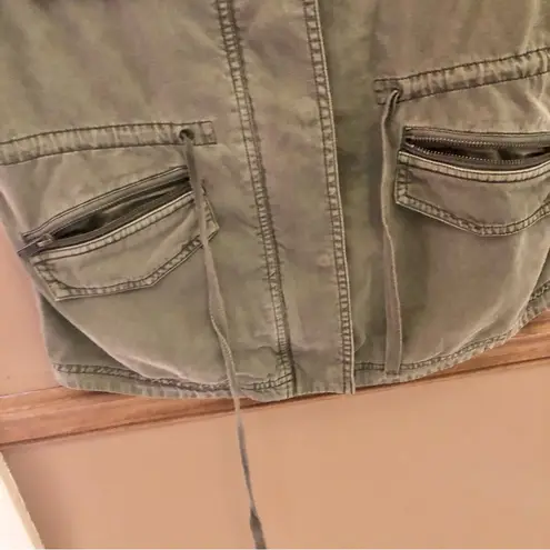 Caslon Sleeveless Utility Vest Army Green Small petite