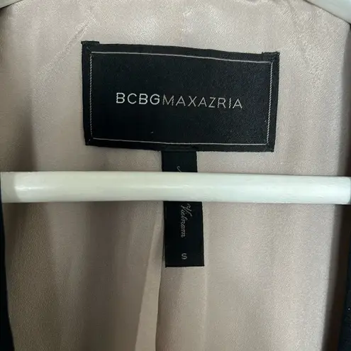 BCBGMAXAZRIA  Lapeled Beige Blazer