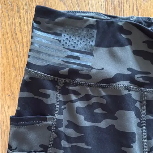 Grunt Style Women’s Camouflage Leggings with flag detail